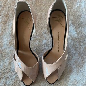 Giuseppe zanotti peep toe nude/pink heels